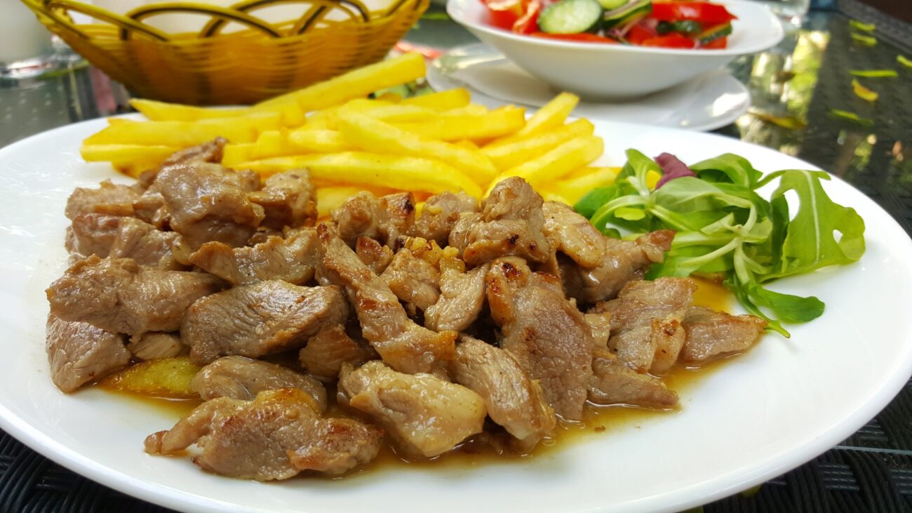 Meniu ceafa porc la tigaie